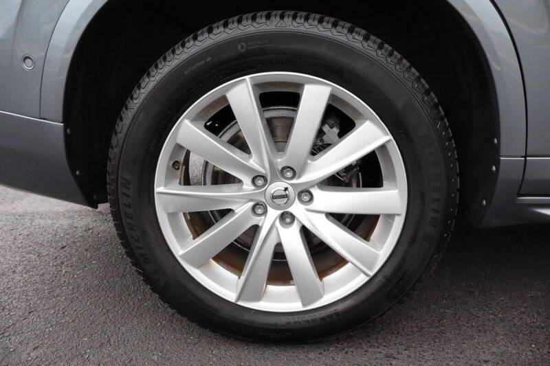 2018 Volvo XC90 T6 Momentum