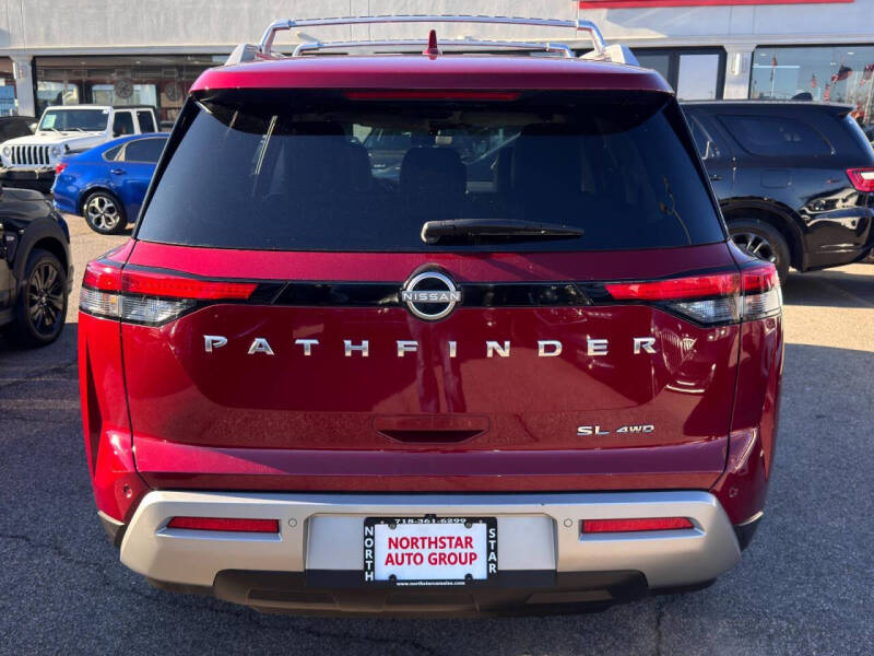 2023 Nissan Pathfinder SL