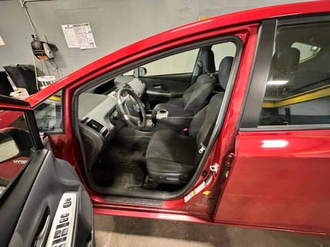 2014 Toyota Prius v Three