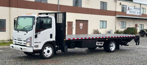 2015 Isuzu NRR  23' Flatbed + Lift Gate