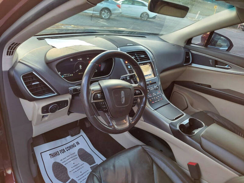 2019 Lincoln Nautilus Select