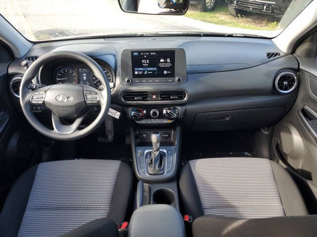 2023 Hyundai Kona SE