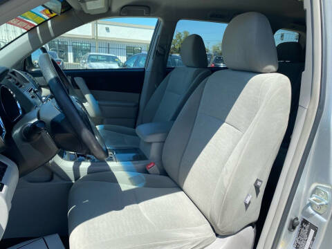 2013 Toyota Highlander SE