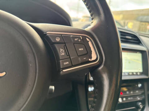 2017 Jaguar F-PACE 35t Prestige