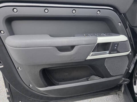 2023 Land Rover Defender 110 X-Dynamic SE