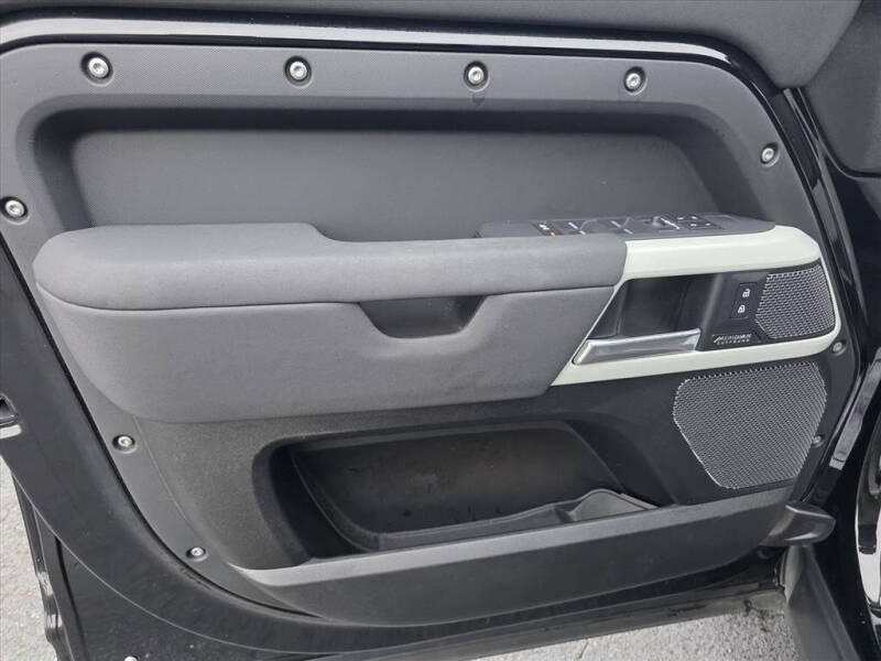 2023 Land Rover Defender 110 X-Dynamic SE