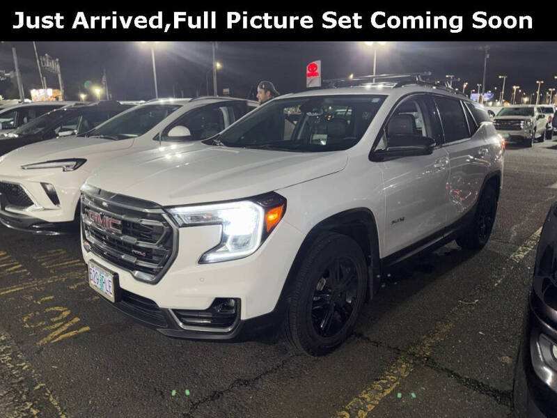 2023 GMC Terrain AT4's photo