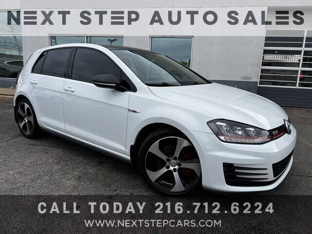 New 2024 Volkswagen Golf GTI 2.0T SE SE 4dr Hatchback in North