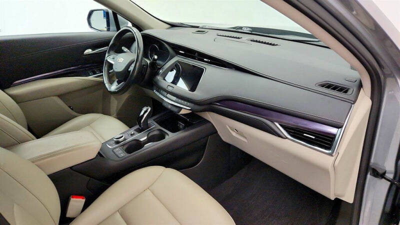 2023 Cadillac XT4 Luxury