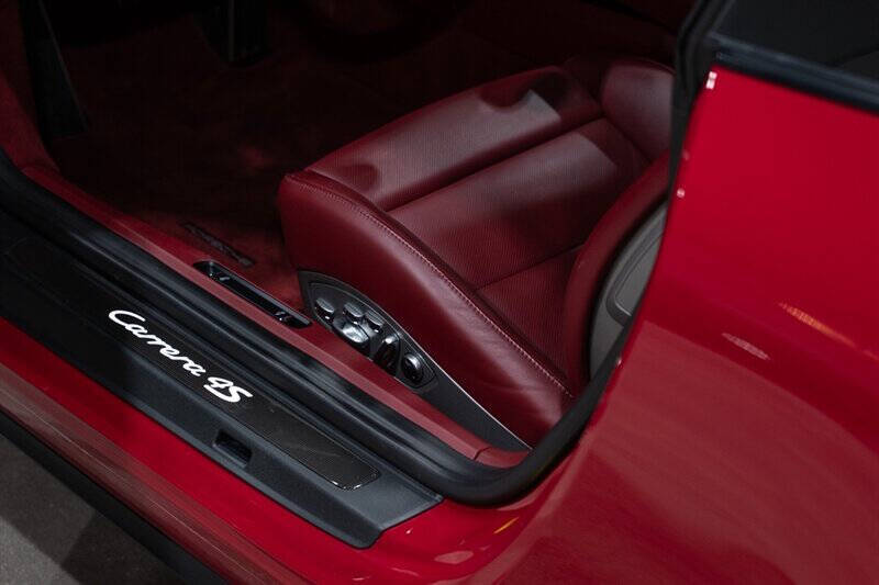 2019 Porsche 911 Carrera 4S