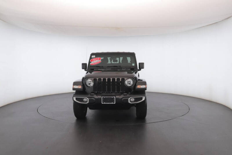 2022 Jeep Gladiator Sport