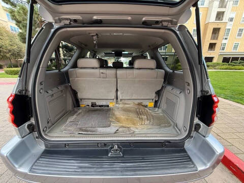 2004 Toyota Sequoia Limited