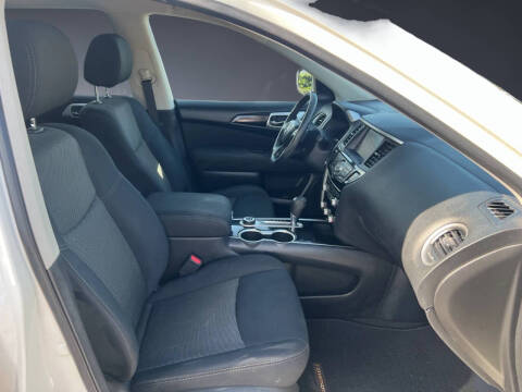 2017 Nissan Pathfinder S