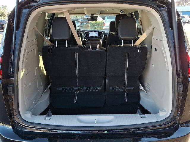 2024 Chrysler Pacifica Plug-In Hybrid Select