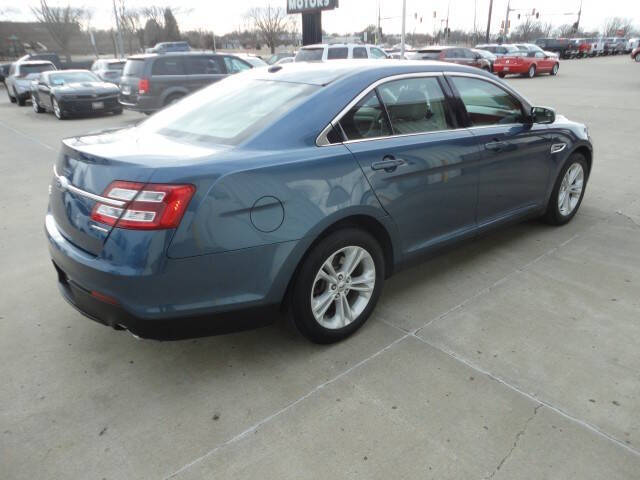 2018 Ford Taurus SE