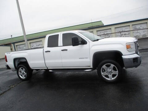 2015 GMC Sierra 2500HD for sale at GOWEN WHOLESALE AUTO in Lawrenceburg TN