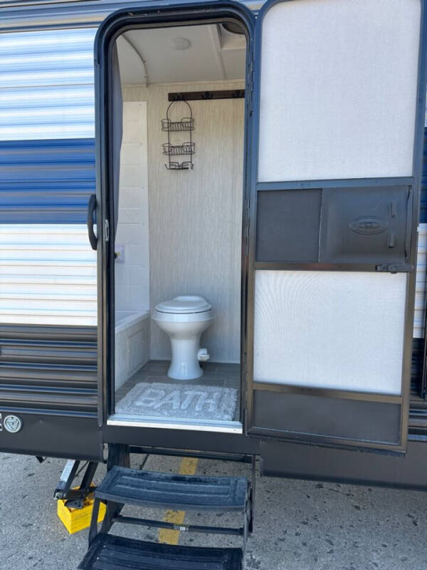 2021 Forest River Cherokee 274DBH