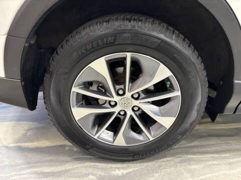 2017 Toyota RAV4 Hybrid XLE