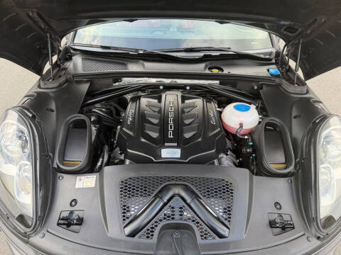 2015 Porsche Macan Turbo