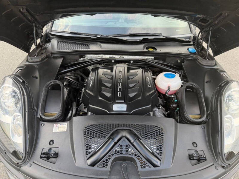 2015 Porsche Macan Turbo