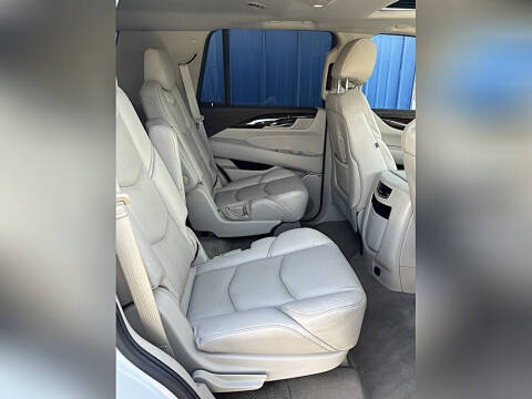 2016 Cadillac Escalade Luxury Collection