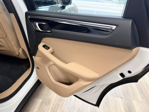 2021 Porsche Macan S