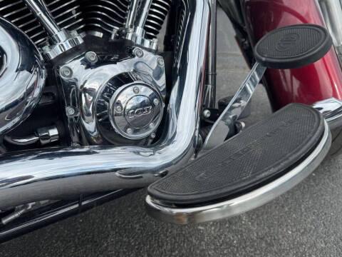 2015 Harley-Davidson FLSTS