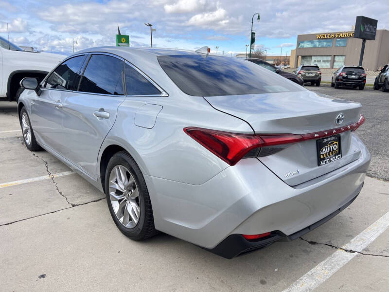 2021 Toyota Avalon Hybrid XLE