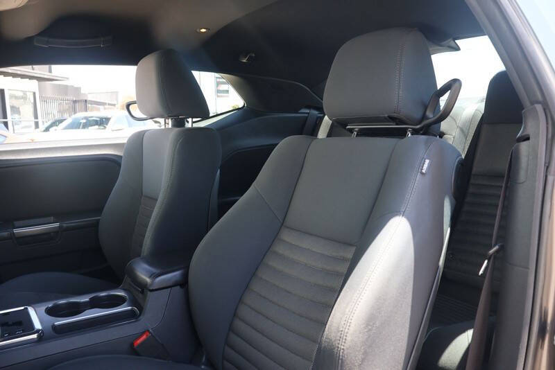 2013 Dodge Challenger SXT