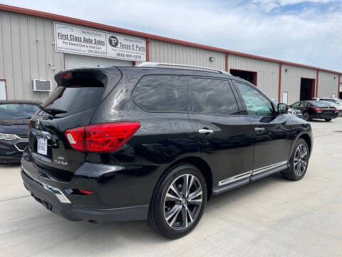 2017 Nissan Pathfinder Platinum
