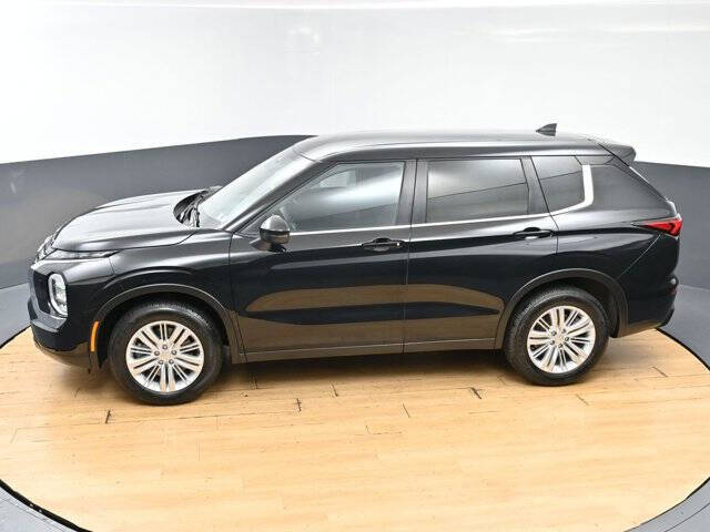 2024 Mitsubishi Outlander ES