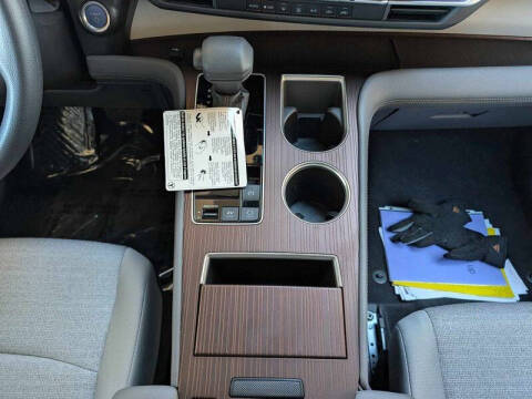2025 Toyota Sienna LE 8-Passenger