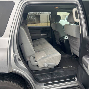 2019 Toyota Sequoia SR5