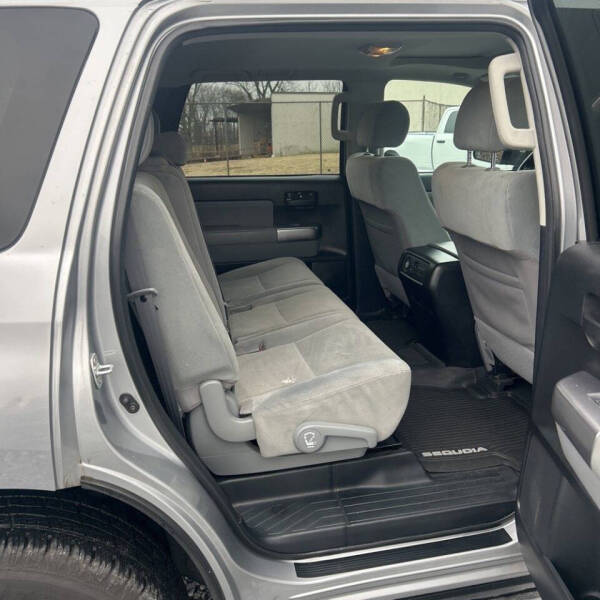2019 Toyota Sequoia SR5