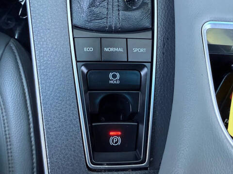 2021 Toyota Avalon XLE