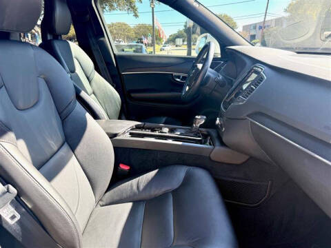 2020 Volvo XC90 T5 Momentum