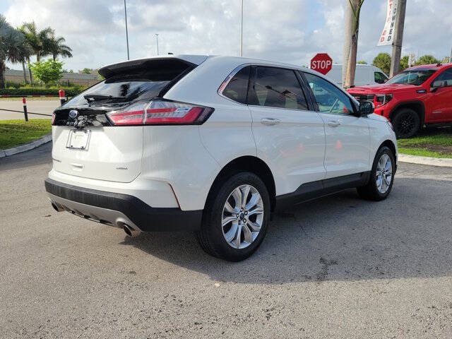 2022 Ford Edge Titanium