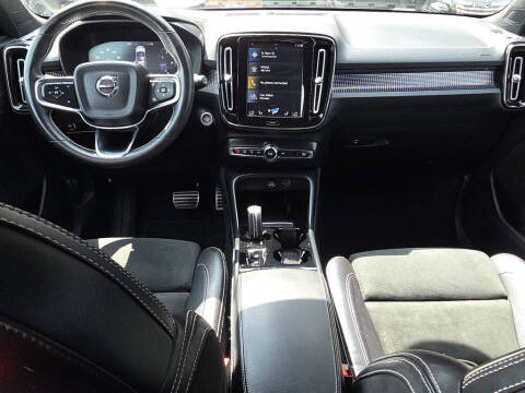 2021 Volvo XC40 T5 R-Design