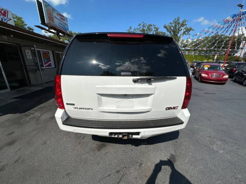2010 GMC Yukon XL for sale at Johnson Car Company llc in Crown Point IN