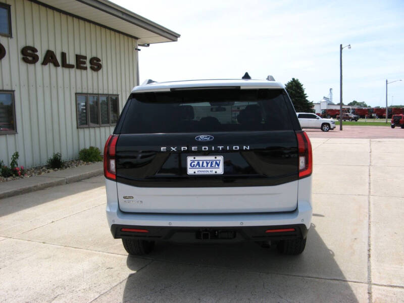 2025 Ford Expedition Active
