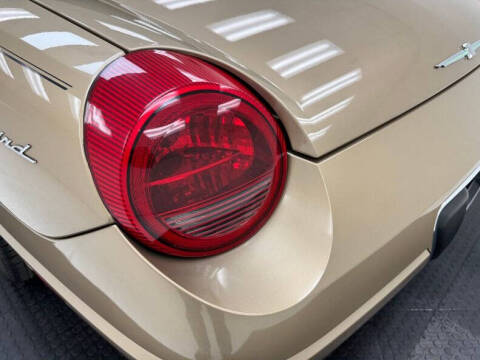 2005 Ford Thunderbird Deluxe