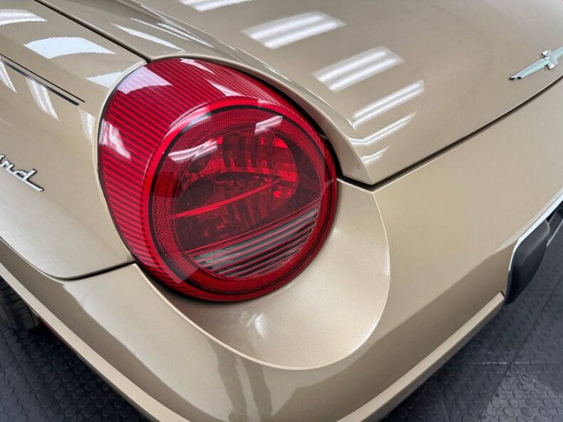 2005 Ford Thunderbird Deluxe