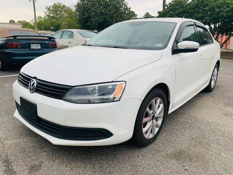 2011 Volkswagen Jetta for sale at VENTURE MOTOR SPORTS in Chesapeake VA