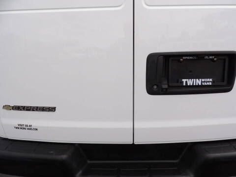 2022 Chevrolet Express 2500