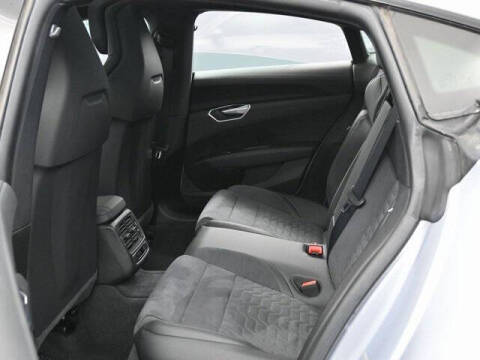 2022 Audi e-tron GT quattro Premium Plus