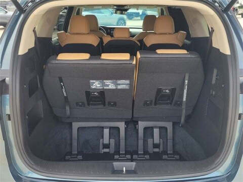 2023 Kia Carnival EX