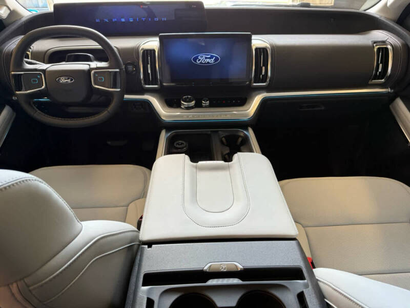 2026 Ford Expedition Platinum