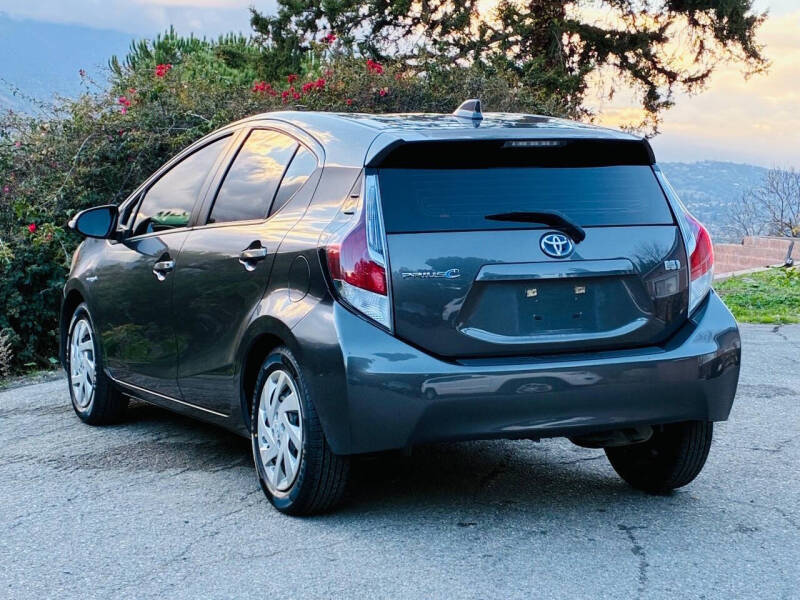 2015 Toyota Prius c One