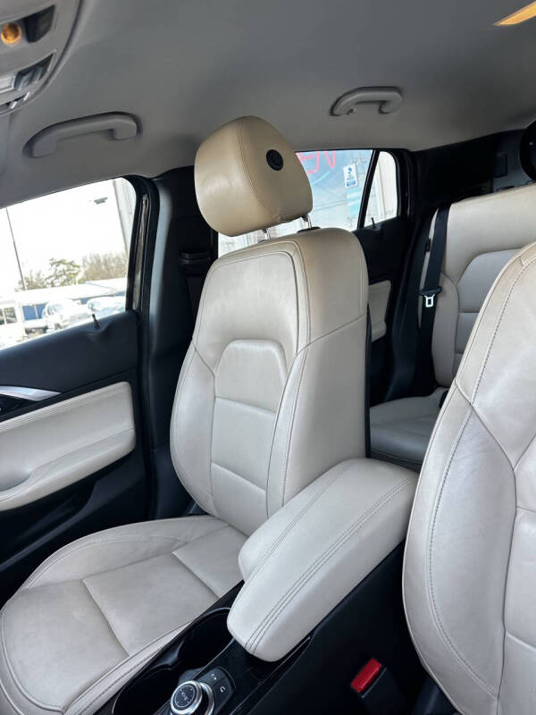 2017 Infiniti QX30 Premium