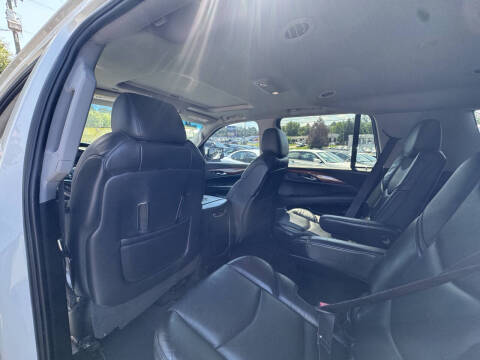 2015 Cadillac Escalade Luxury